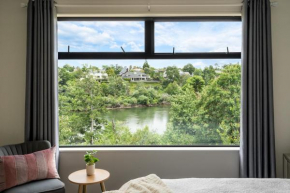 Fabulous River View - Brand New House In Hamilton